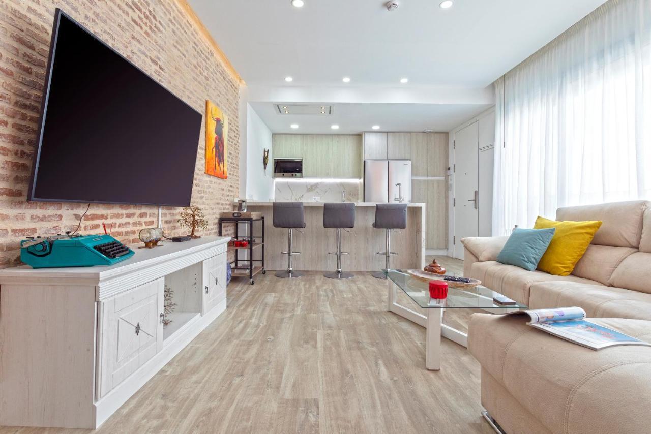 Genteel Castilla Terrace Apartment *